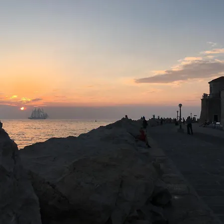Modrin Piran